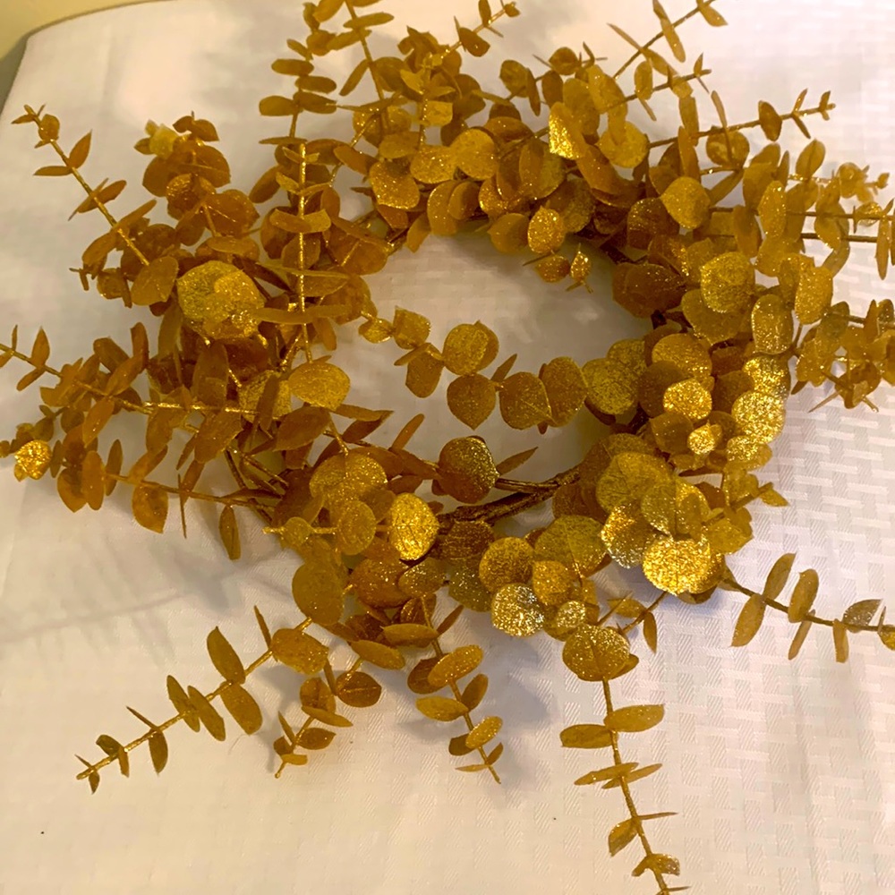 Beautiful table or door wreath. Gold